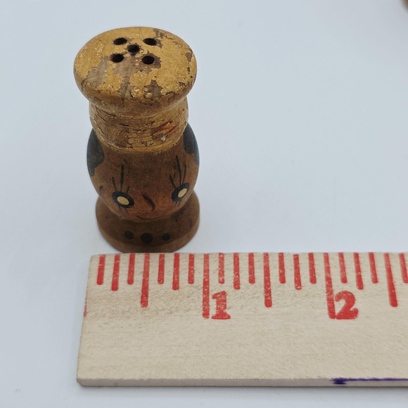 Vintage Wooden Figural Face Salt & Pepper Shakers Mini Hand Painted Pair Decor - Picture 10 of 10